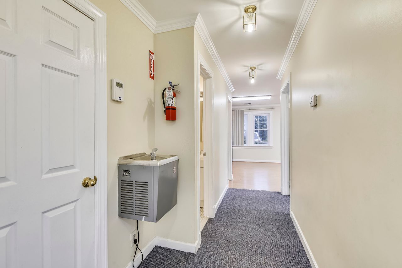 2102 Gallows Rd, Vienna, VA, 22182